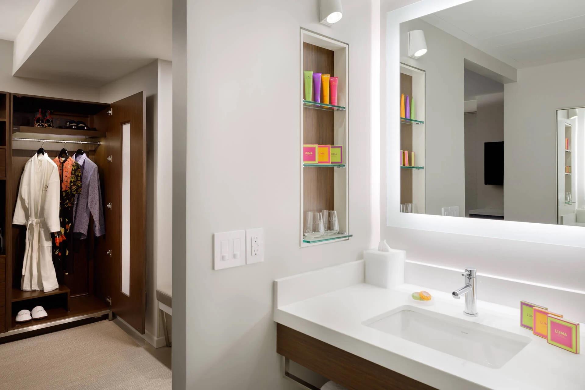 Suite Bath